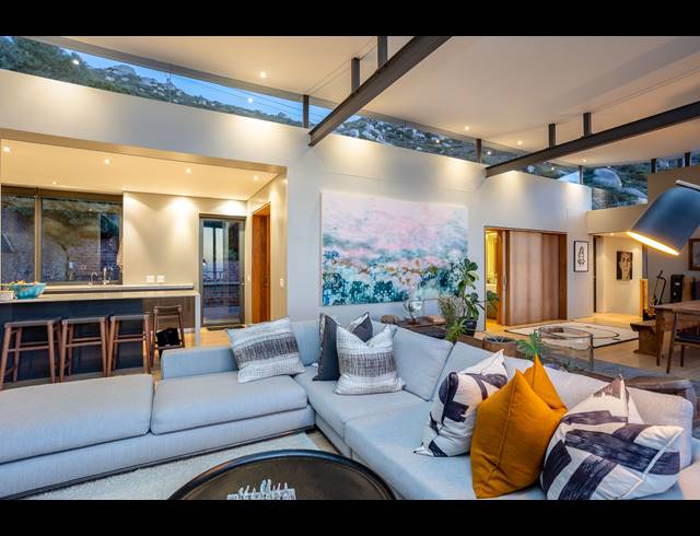 4 BEDROOM HOUSE FOR SALE IN LLANDUDNO